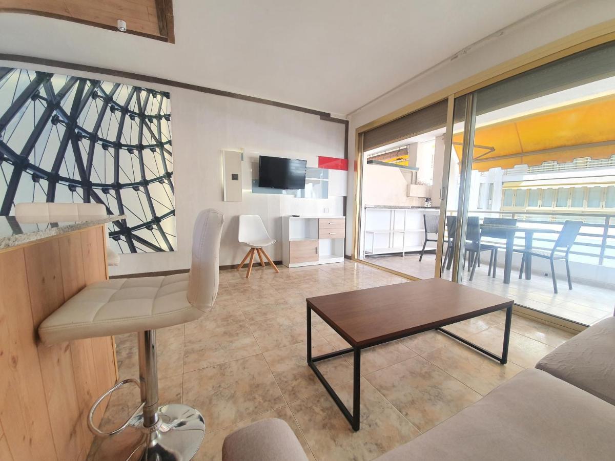 SALOU ,Novelty, primera línea del mar Exterior foto