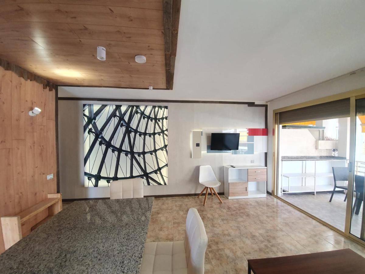 SALOU ,Novelty, primera línea del mar Exterior foto