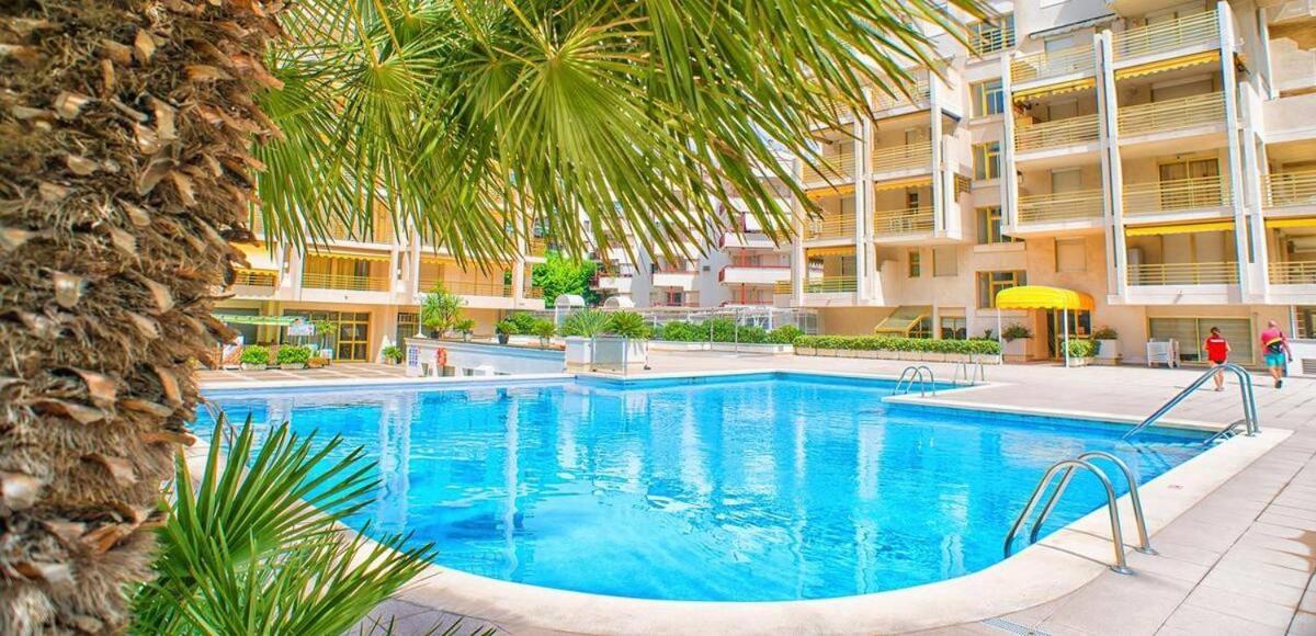 SALOU ,Novelty, primera línea del mar Exterior foto